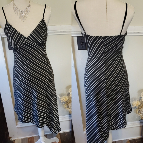 Epdogue dress - Picture 1 of 2